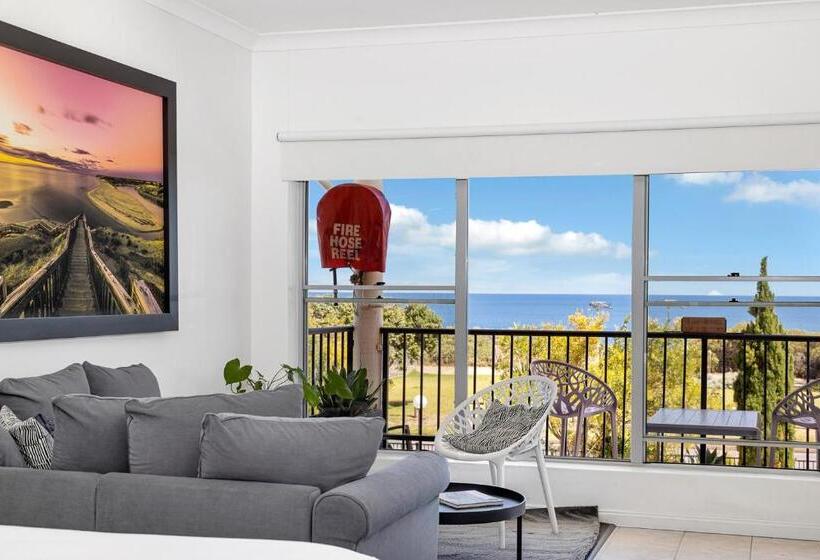 デラックススタジオ, Coast Motel And Apartments