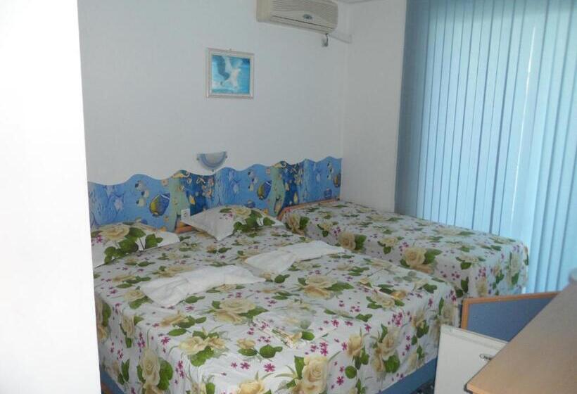 חדר סטנדרט לשלושה, Sianie Guest House