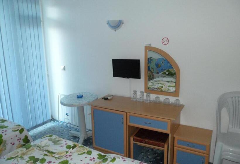 חדר סטנדרט לשלושה, Sianie Guest House