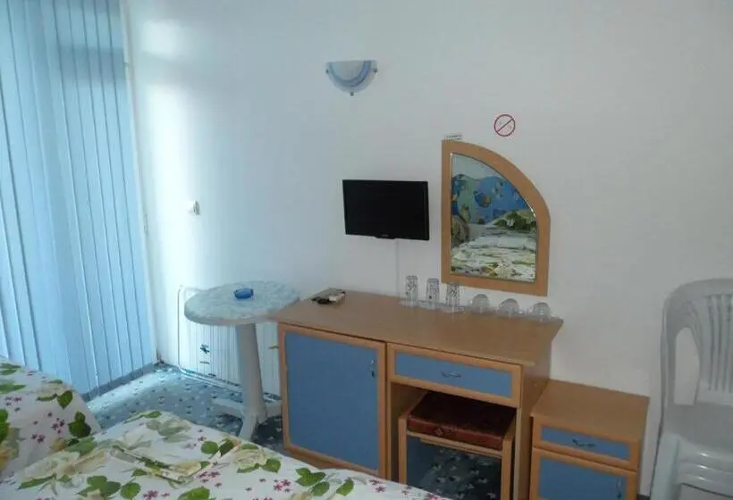 スタンダードトリプルルーム, Sianie Guest House