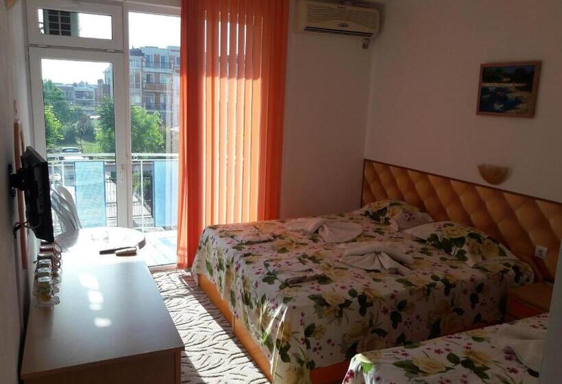 חדר סטנדרט לשלושה, Sianie Guest House