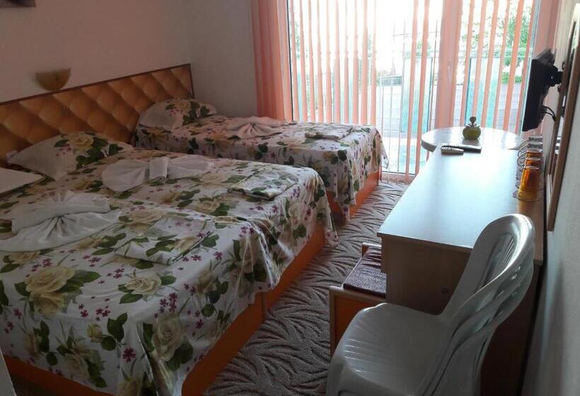 חדר סטנדרט לשלושה, Sianie Guest House
