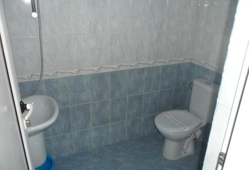 חדר סטנדרט לשלושה, Sianie Guest House