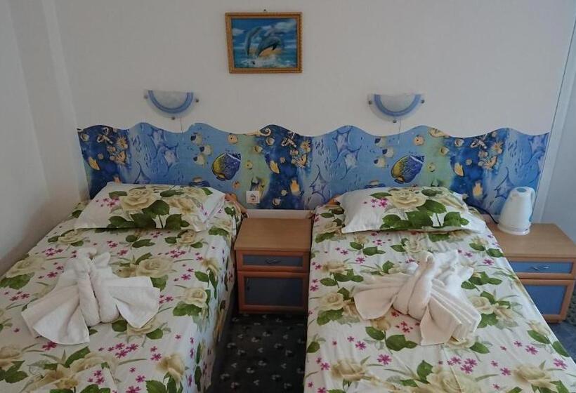 חדר סטנדרט לשלושה, Sianie Guest House