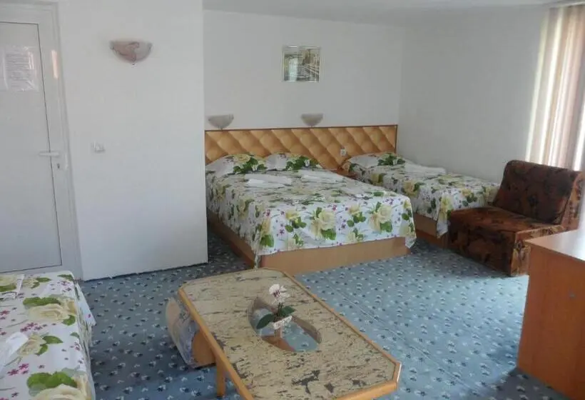 スタンダード4人部屋, Sianie Guest House