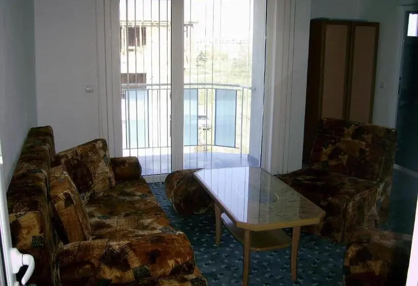 スタンダード4人部屋, Sianie Guest House