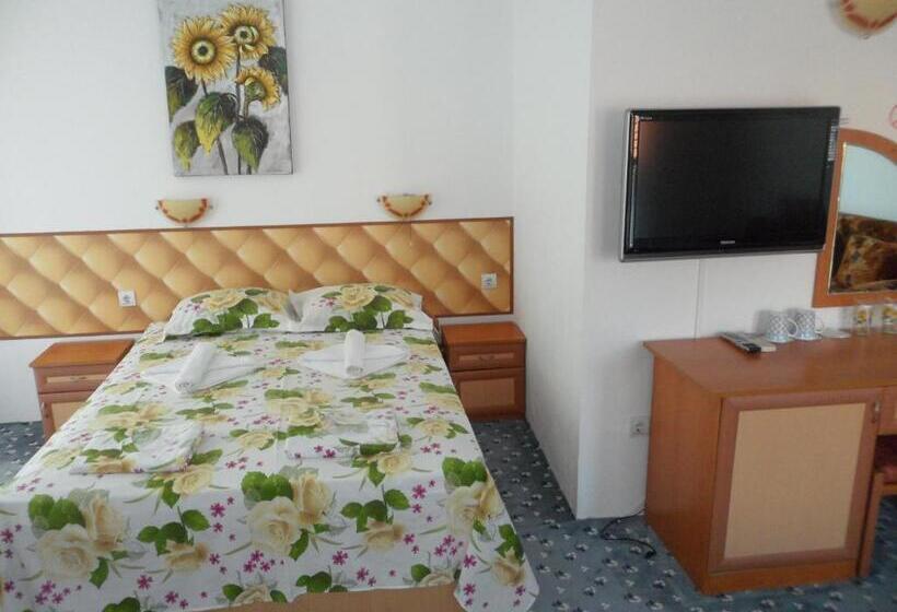 חדר סטנדרט לארבעה, Sianie Guest House