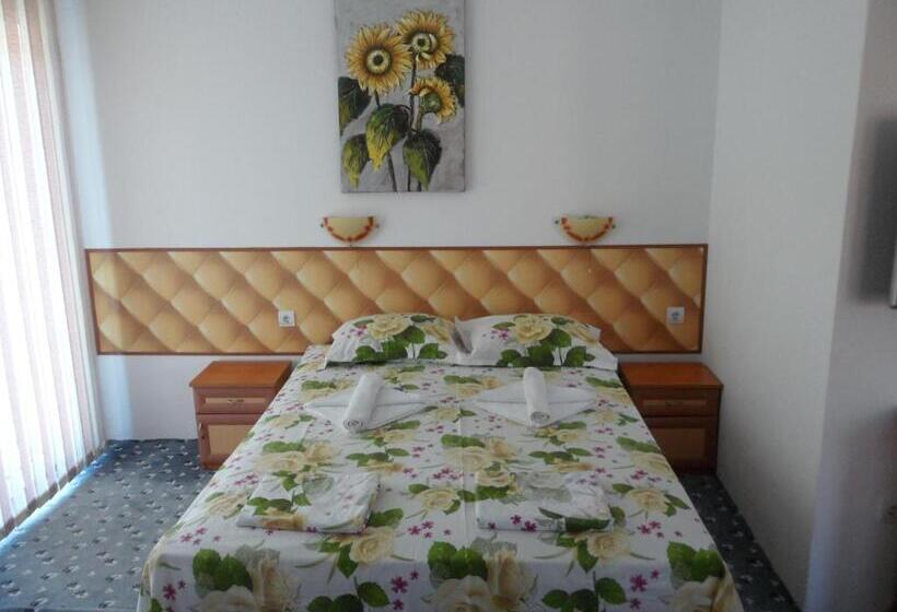 חדר סטנדרט לארבעה, Sianie Guest House