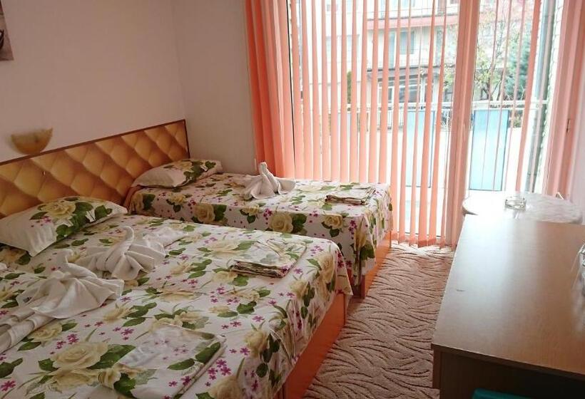 חדר סטנדרט לשלושה, Sianie Guest House