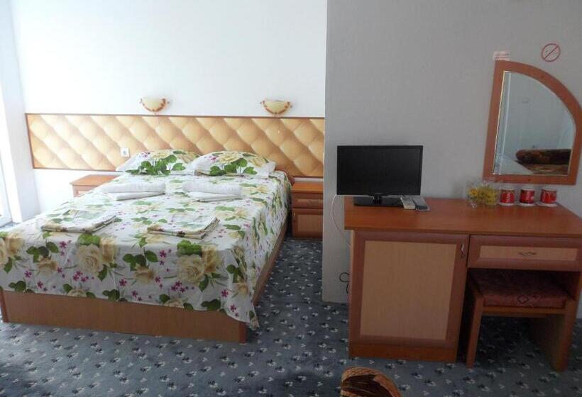 חדר סטנדרט לארבעה, Sianie Guest House