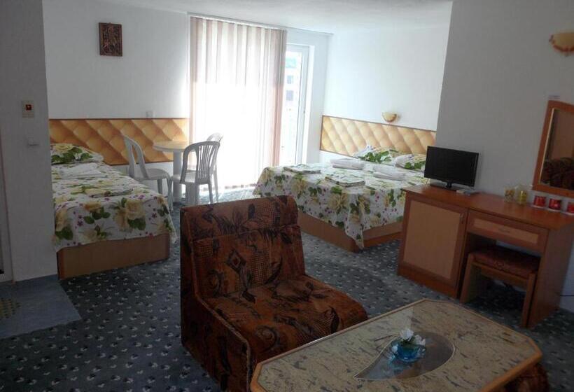 חדר סטנדרט לארבעה, Sianie Guest House