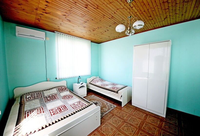 اتاق راحتی سه تخته, Guest House On Chernomorskaya Ulitsa
