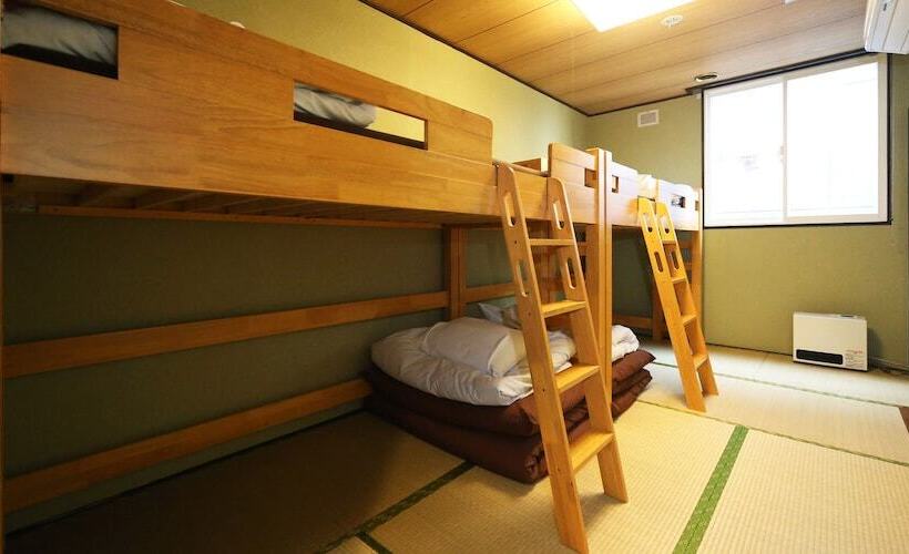 غرفة قياسية رباعية, Air Hostel Lcc