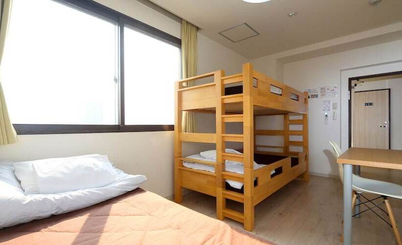 غرفة قياسية ثلاثية حمام مشترك, Air Hostel Lcc