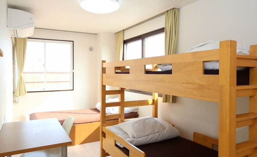 غرفة قياسية ثلاثية حمام مشترك, Air Hostel Lcc