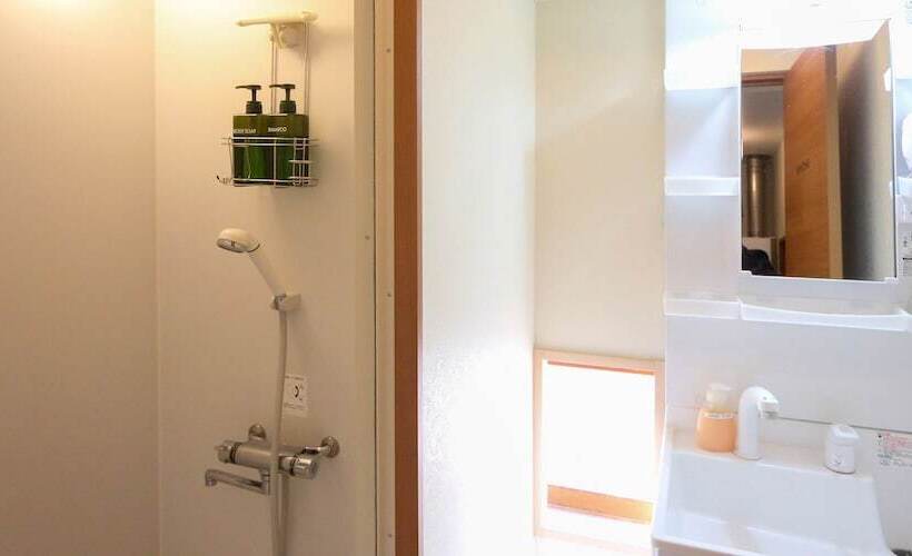 غرفة قياسية حمام مشترك, Air Hostel Lcc