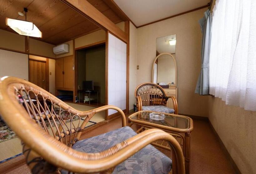 Семейный Номер Совместный Санузел, Yufuin Onsen Oyado Jinnouchi