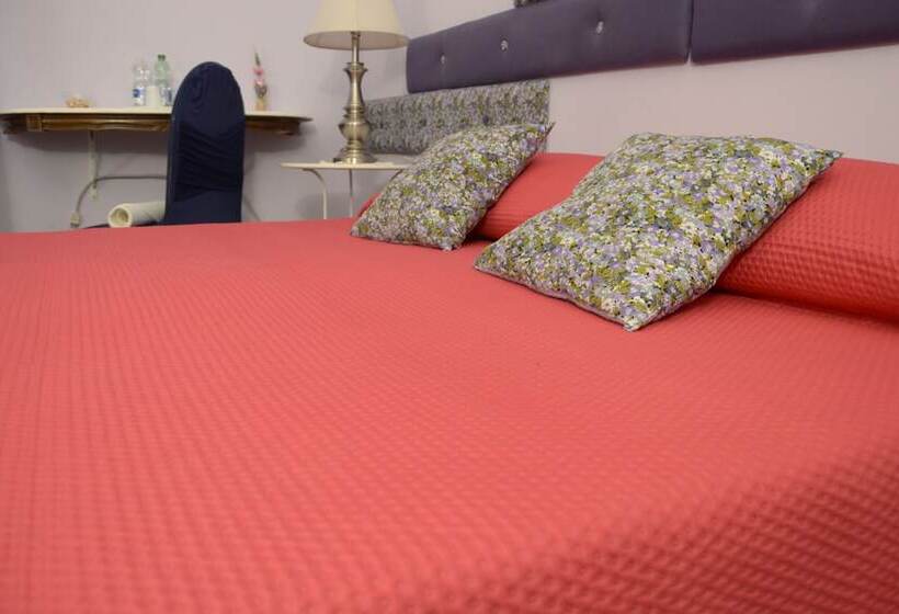 اتاق استاندارد با سرویس بهداشتی مشترک, Mel Affittacamere