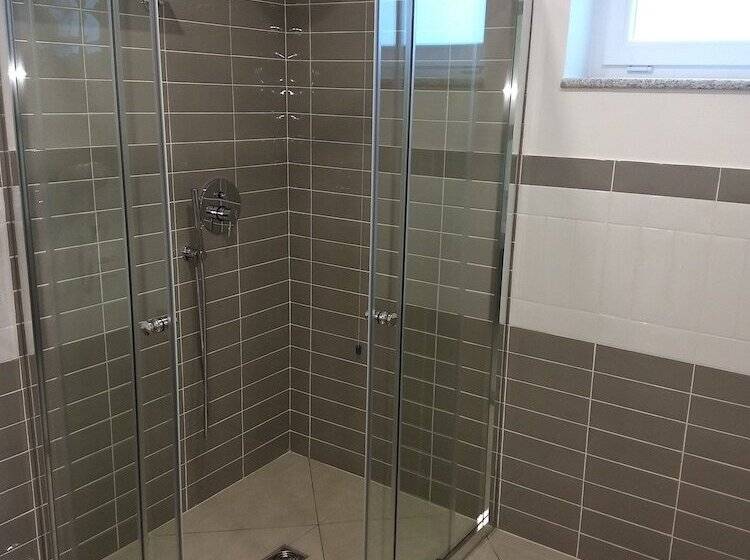 컴포트 트리플 룸, Villa Adua