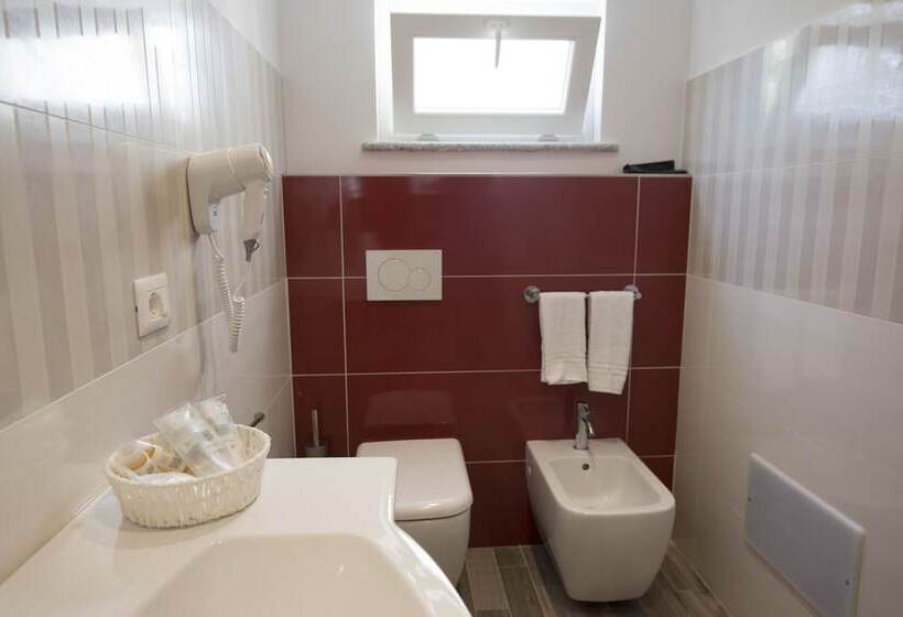 컴포트 트리플 룸, Villa Adua