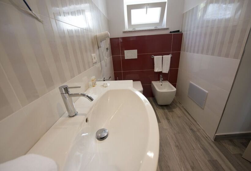 컴포트 트리플 룸, Villa Adua