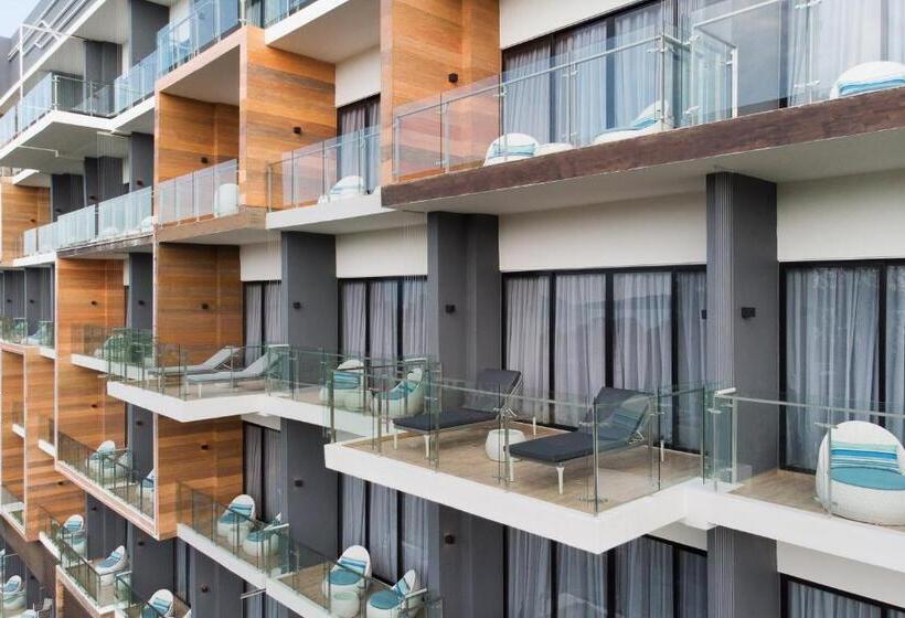 オーシャンビュースタンダードルームバルコニー付き, Aloft Langkawi Pantai Tengah