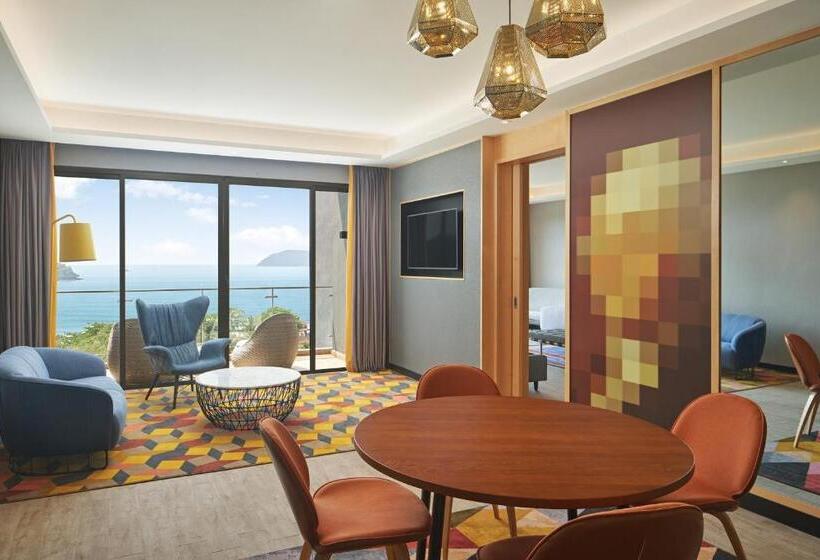 キングサイズベッドのスイートルーム, Aloft Langkawi Pantai Tengah