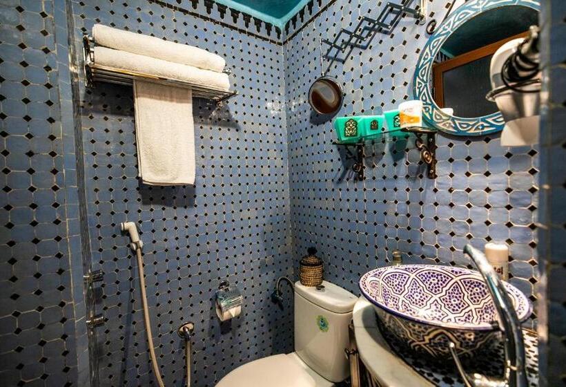 اتاق راحتی سه تخته, Dar Borj