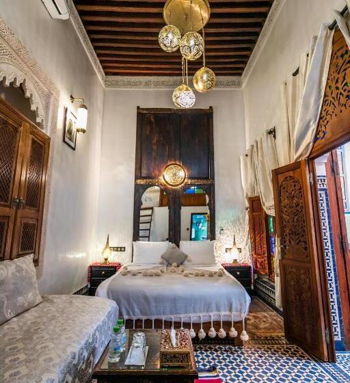 سوییت خانوادگی, Dar Borj