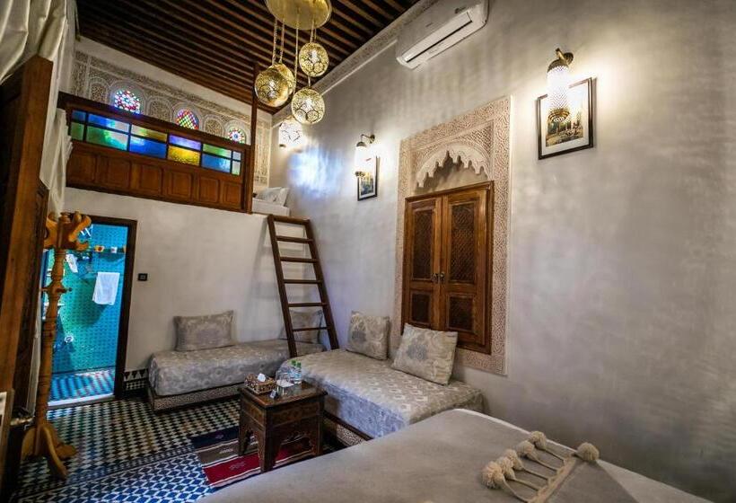 سوییت خانوادگی, Dar Borj