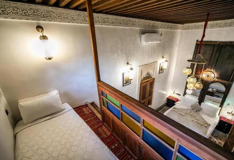 سوییت خانوادگی, Dar Borj