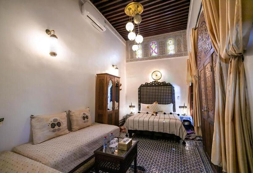 اتاق سوپریور چهار تخته, Dar Borj