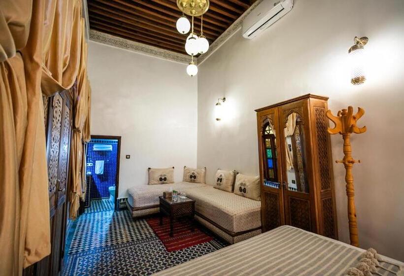 اتاق سوپریور چهار تخته, Dar Borj