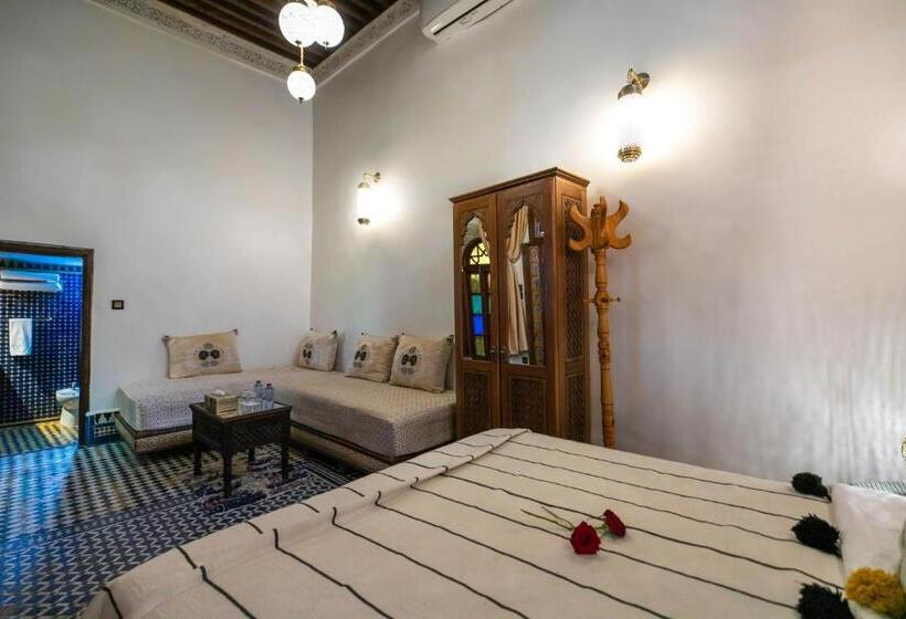 اتاق سوپریور چهار تخته, Dar Borj