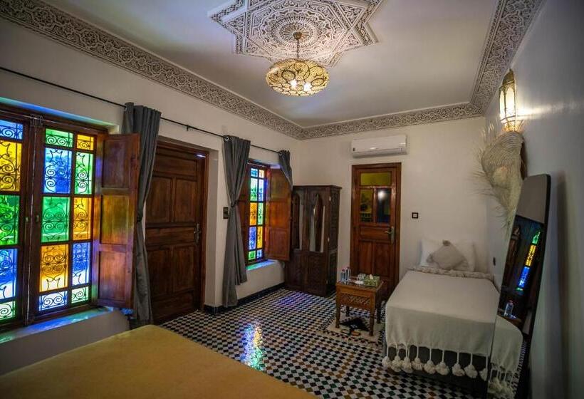 اتاق سوپریور سه تخته, Dar Borj