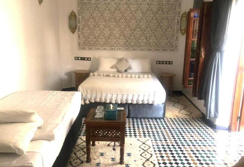 اتاق سوپریور سه تخته, Dar Borj