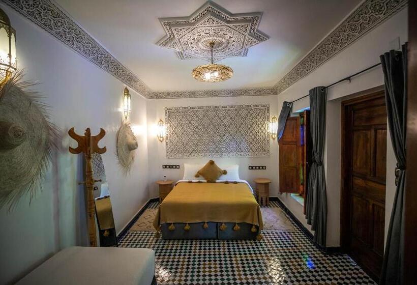 اتاق سوپریور سه تخته, Dar Borj