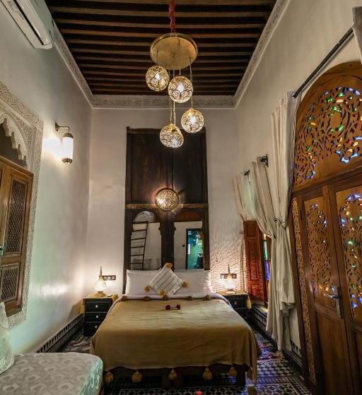 سوییت خانوادگی, Dar Borj