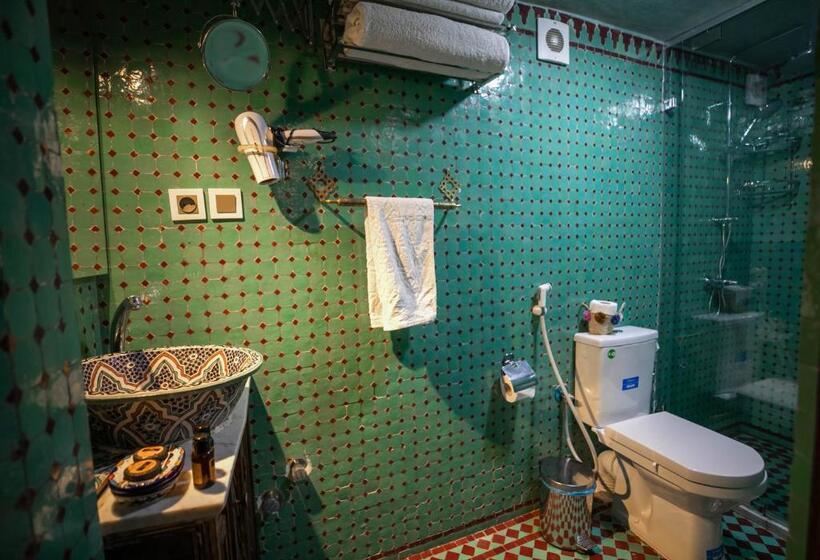 سوییت خانوادگی, Dar Borj