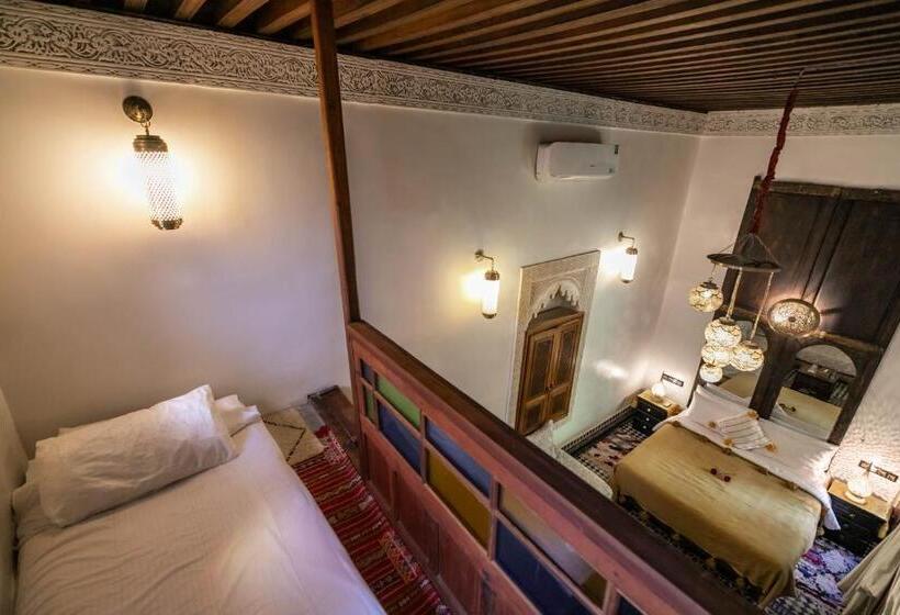 سوییت خانوادگی, Dar Borj