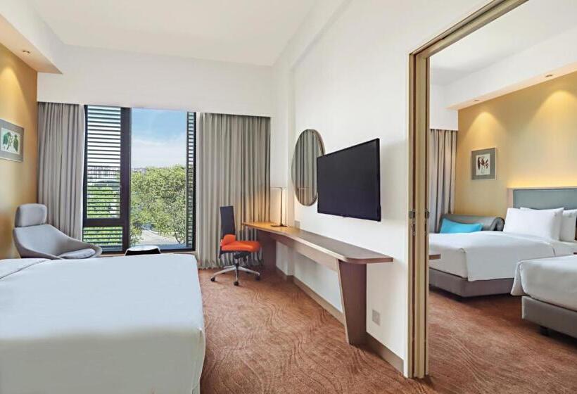 스탠다드 룸 퀸사이즈 침대, Holiday Inn Express Kota Kinabalu City Centre By Ihg