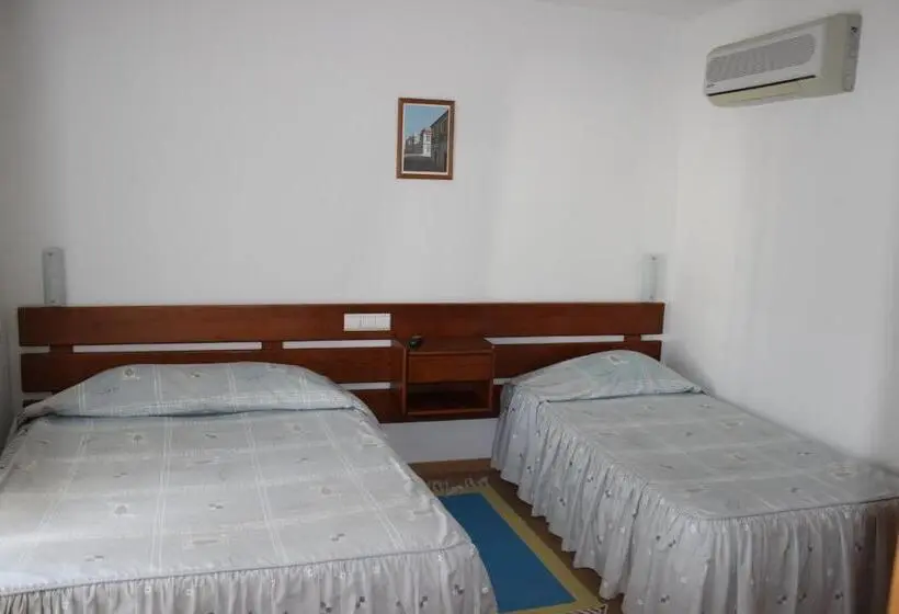 اتاق استاندارد سه نفره, Dom Fernando I