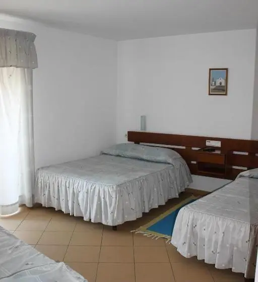 اتاق استاندارد چهار تخته, Dom Fernando I