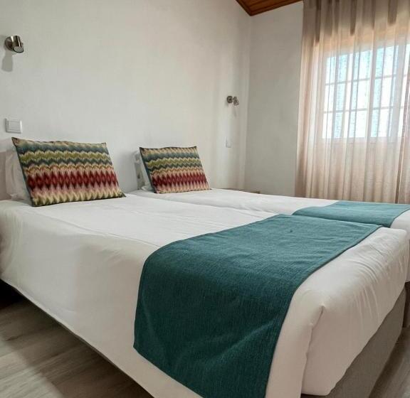 Люкс, Zulla Nazaré`s Surf Village