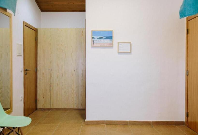 家庭间, Zulla Nazaré`s Surf Village