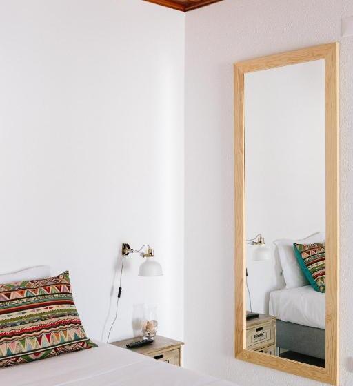 标准间, Zulla Nazaré`s Surf Village