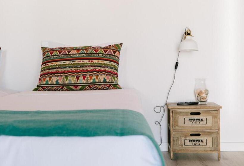 Люкс, Zulla Nazaré`s Surf Village