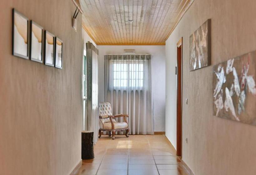 Семейный Номер, Zulla Nazaré`s Surf Village