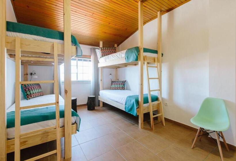 Семейный Номер, Zulla Nazaré`s Surf Village