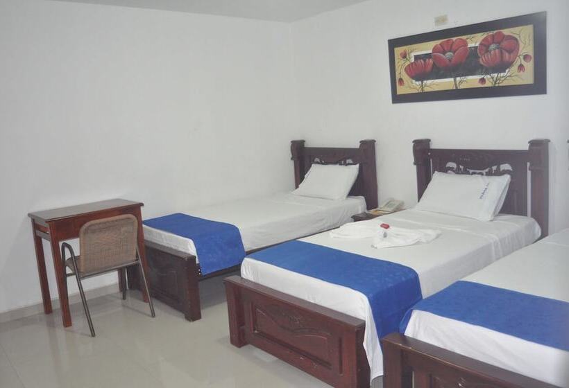 חדר משפחתי, Arce Plaza